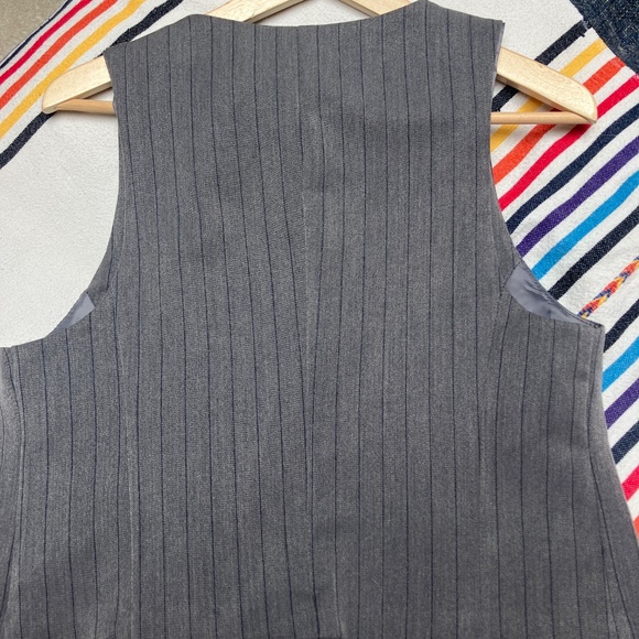 Striped Fitted Vest - Picture 4 of 4